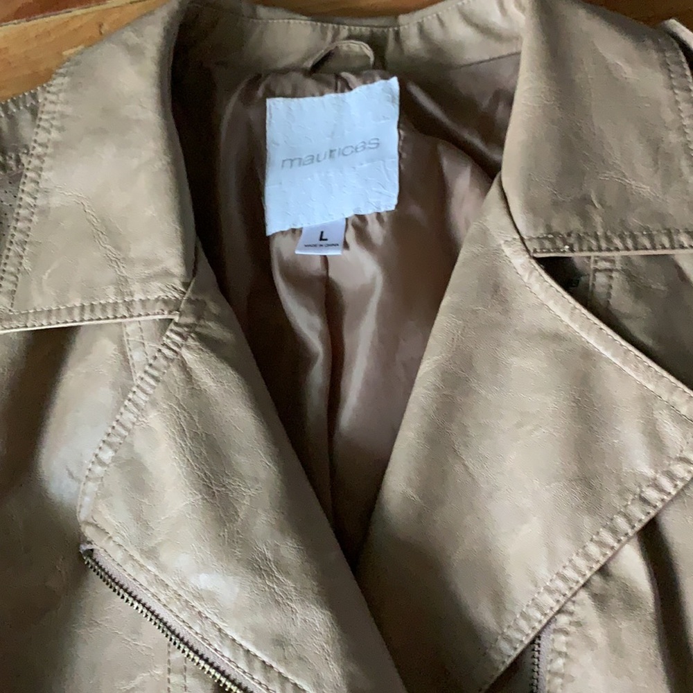 Maurices size large faux leather bomber style jacket. Like NEW. - Picture 3 of 4